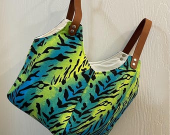 Blue/green bucket bag