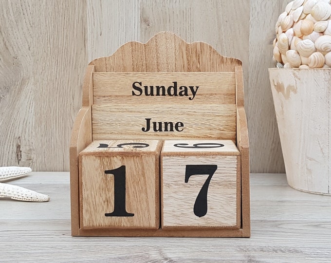 Perpetual Wooden Block Calendar, Desk Calendar, Beach House, Coastal