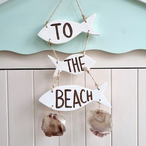 Küstenschild &#39;Zum Strand&#39;, Holzfisch, Strandschild, Wanddekoration, Strandhaus, Küstendekor, Geschenk für Strandliebhaber