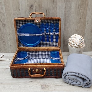 Vintage Wicker Picnic Basket, Complete Picnic Basket, Picnic Basket for 4, Hamper