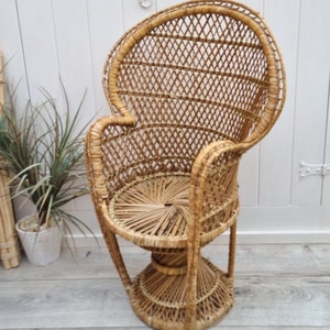 70s Toddler Peacock Chair, Wicker Kids Chair, Wicker Child&#39;s Chair, Kids Room Decor, Coastal Decor, Farmhouse Decor