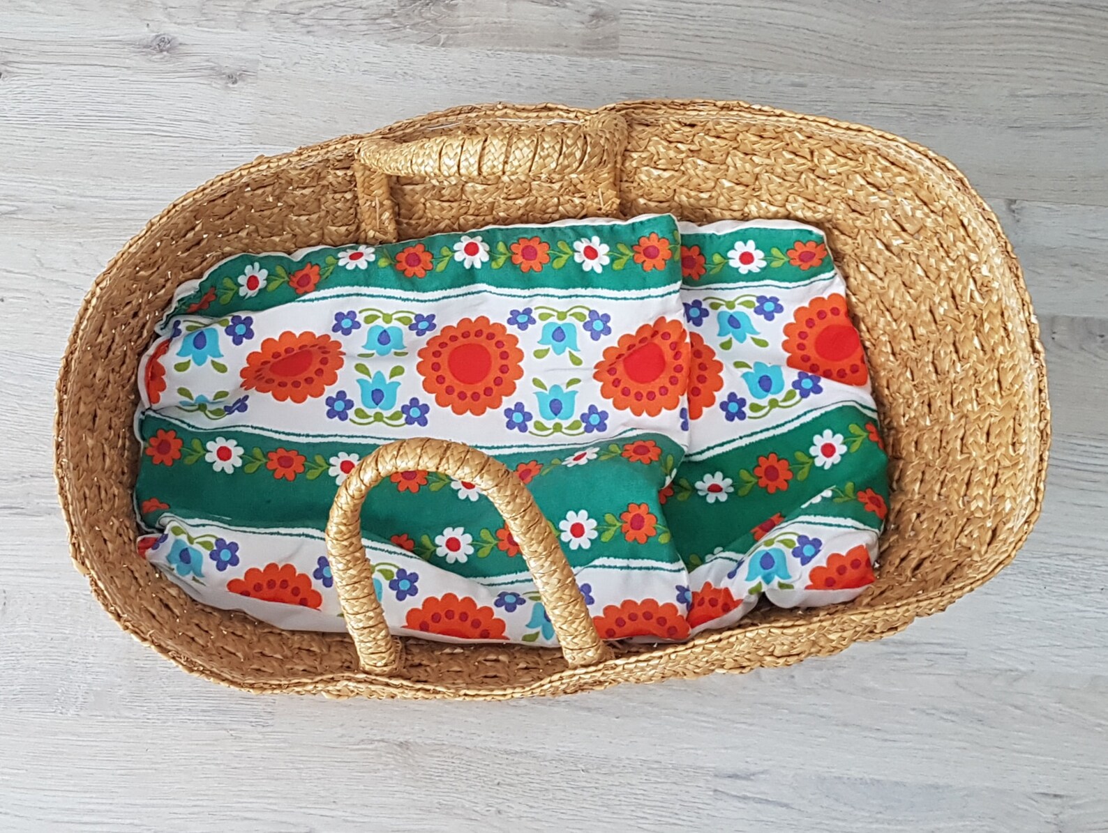 Vintage Wicker Moses Basket With Bedding Wicker Doll Crib Etsy