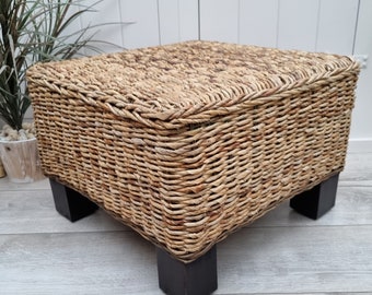 Pouf quadrato in vimini, sgabello in bambù, poggiapiedi in vimini, portavasi, tavolino laterale, arredamento costiero, arredamento per case sulla spiaggia