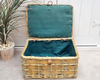 Vintage Woven Wicker Picnic Basket, Decorative Basket, Green, Wicker Case, Picnic Hamper, Gift Idea