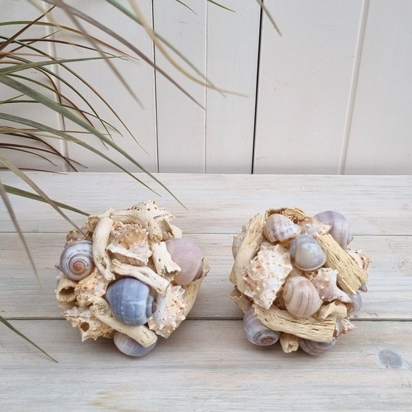 Ensemble de 2 boules de coquillages, Shell Art, Shell Orb, Driftwood, Beach House, Coastal Decor, Beach Decor, Gift Idea, Gift for Beach Lovers