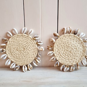 2 Wicker Coasters with Kauri Shells, Coastal Coaster, Decorative Coasterset, Woven Trivet, Coastal Decor, Bohemian Decor