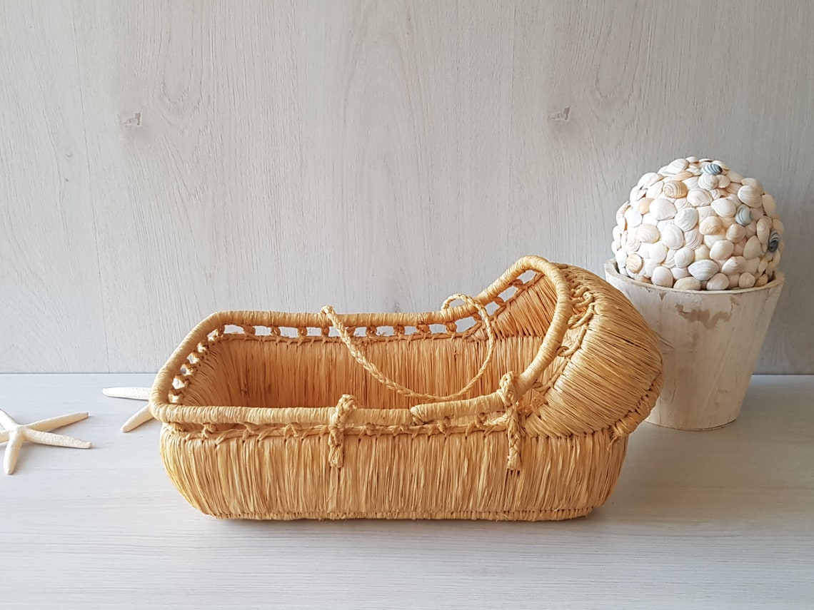 Lovely vintage wicker Moses basket with bedding Wicker doll Etsy