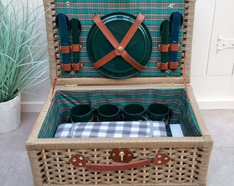 Weiden-Picknickkorb, Weidenkorb, Picknickkorb, Wein- und Käsepicknick, Hochzeitsgeschenk, Geschenkidee, Einweihungsgeschenk