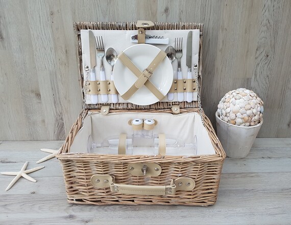 Vintage wicker picnic basket for 2, Wine & Cheese