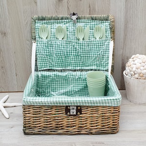 Vintage Wicker Picnic Basket, Rattan Picnic Basket, Picnic Hamper, Coastal decor, Farmhouse Decor