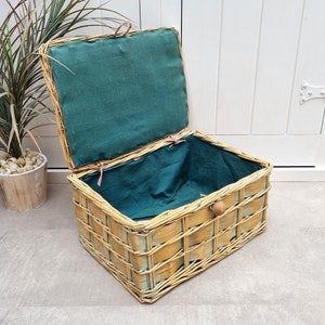 Vintage Wicker Picnic Basket, Decorative Basket, Green Lined Wicker Case, Picnic Hamper, Gift Idea