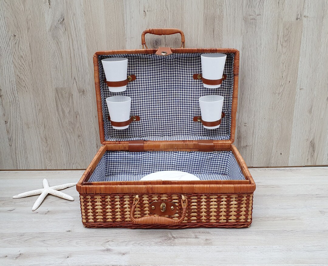 ヴィンテージ籐ピクニックバスケット、完全なピクニック