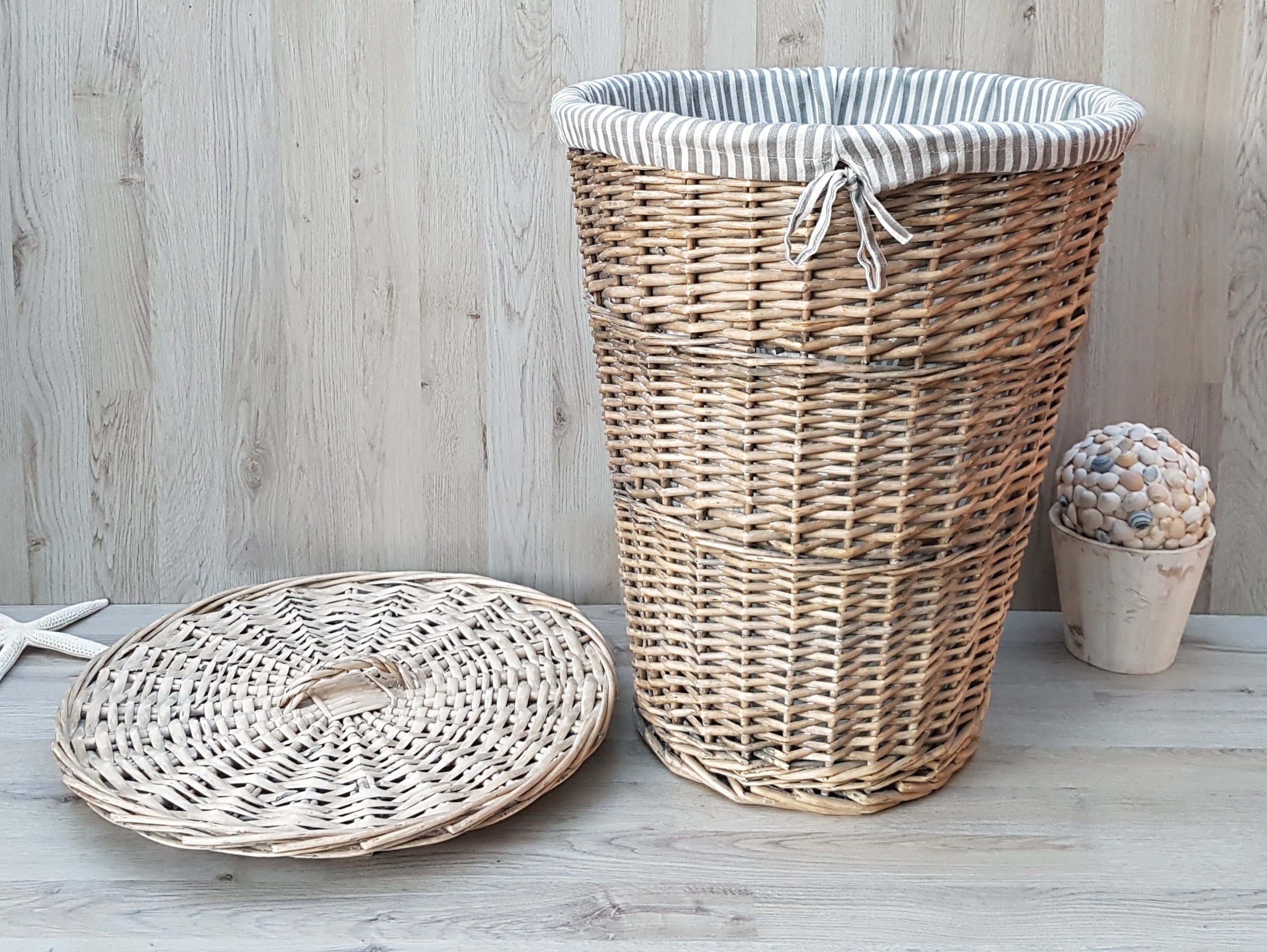Vintage große Wicker Korb Wäschekorb gefüttert Deckel Korb | Etsy