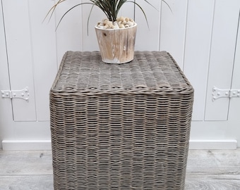 Otomano de mimbre cuadrado, taburete de bambú, taburete de mimbre, mesa de lámpara, soporte para plantas, mesa auxiliar, decoración costera, decoración de casa de playa