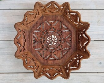 Vintage handgeschnitzte Holzschale, Indien geschnitztes Holz, Perlmutt-Inlay, handgeschnitzte Obstschale, dekoratives Tablett