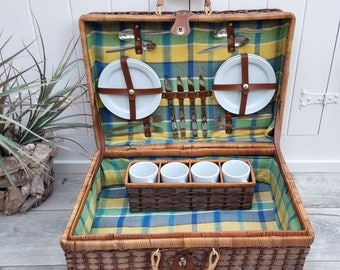 Vintage Wicker Picnic Basket, Complete Picnic Basket for 4, Picnic Hamper, Wedding Gift, Gift Idea