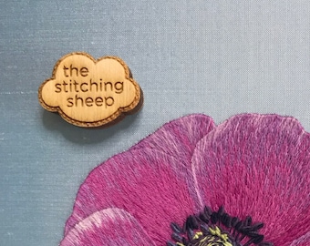 The Stitching Sheep Needle Minder