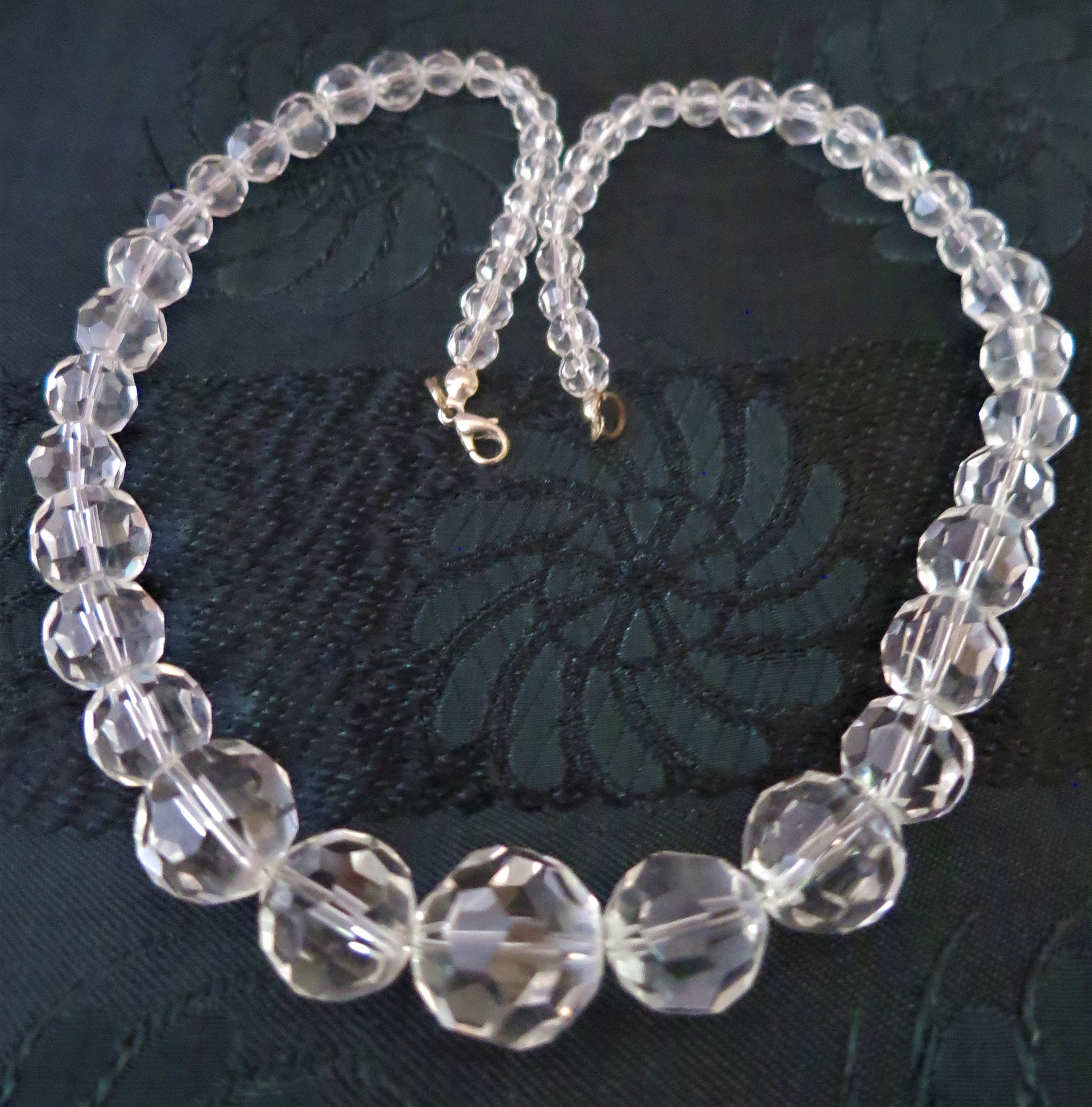 A vintage Art Deco faceted crystal glass bead necklace