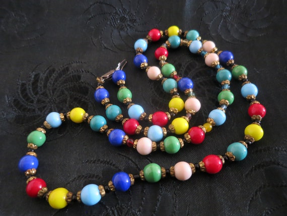 A colourful vintage Art Deco harlequin glass bead… - image 3