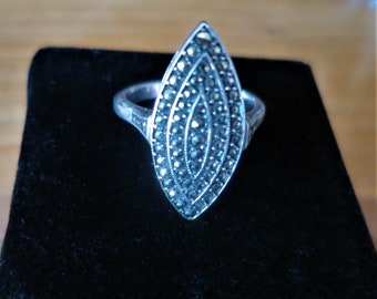 Gorgeous vintage Art Deco silver and marcasite ring Size UK Q 1/2