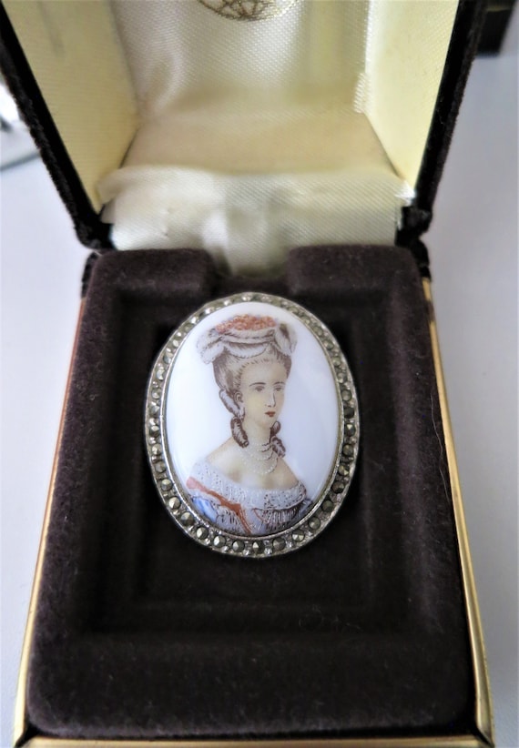 Broche Ancienne Camée En Celluloïde/plastique Avec Marcassites Et Argent - Occasion