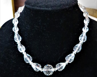 A vintage faceted crystal graduated single strand necklace