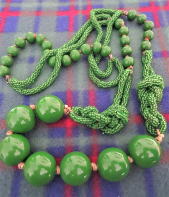 A lovely vintage long large bead emerald green Lu… - image 1