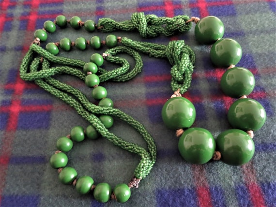 A lovely vintage long large bead emerald green Lu… - image 3