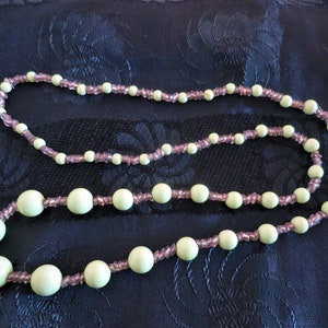 An unusual vintage Art Deco pale green Lime glass bead necklace image 3