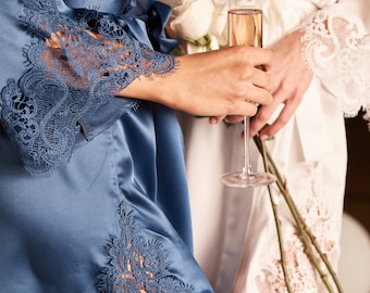 Bridesmaid Robes//Bridesmaid Gifts//Lace Bridal Robe//Getting Ready Robes//Wedding Robes//Bridal Party Robes//Satin Lace Robes//Demi Robe