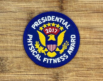 Parche de 3 pulgadas del Premio Presidencial de Aptitud Física 2017: emblema vintage para uniformes de gimnasio, scouts o coleccionistas.