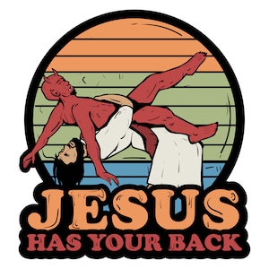 Może przedstawiać: Grafika w stylu retro przedstawiająca czerwonego diabła walczącego z Jezusem na tle w paski w kolorach pomarańczowym, zielonym i niebieskim. Tekst "JESUS HAS YOUR BACK" jest w kolorze pomarańczowym i czarnym.