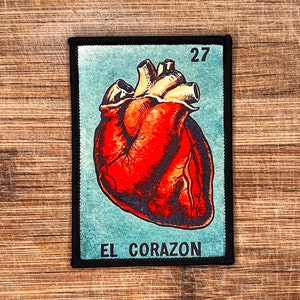 El Corazon Lotería Card Patch - 3,5x2,5 cala, naszywka do prasowania, meksykańska sztuka, anatomiczny wzór serca, idealna na kurtki, torby i nie tylko