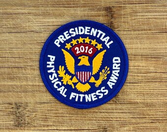 Parche de 3 pulgadas del Premio Presidencial de Aptitud Física 2016: emblema vintage para uniformes de gimnasio, scouts o coleccionistas.