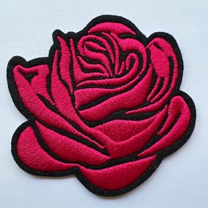 Rot gesticktes Aufbügler - 3-Zoll-Gothic Blumenapplikation - Filzrücken, kräftiges minimalistisches Design für Jacken, Taschen und Hüte