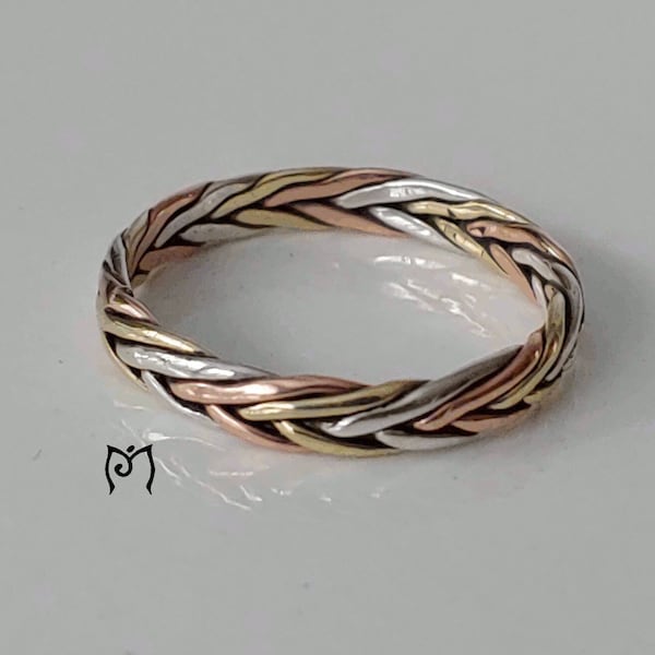 Bague tressée en argent, bronze et cuivre. Bracelet tricolore en métal mixte. Anneau de pouce, anneau neutre empilable.