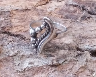 Modern oxidized sterling silver ring, Original design ring oxidized, Silver beads one of a kind ring handmade in sterling silver.