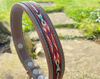 Leren halsband|Native American|Bruin lederen halsband voor hond|Verontruste leren halsband|Tribal Indian Design|Handgemaakte halsband|Hondengeschenken