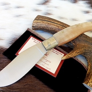 HANDMADE SARDINIAN Arburese KNIFE with wide blade, ram&#39;s horn handle with steel core, warranty certificate and free sheath