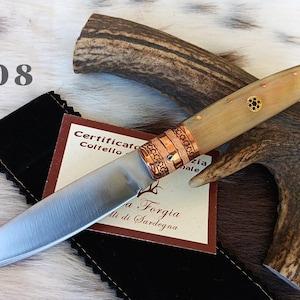 SARDINIAN ARTISAN KNIFE parteollese, ram horn handle with steel core and decorative pins, with guarantee certificate and sheath