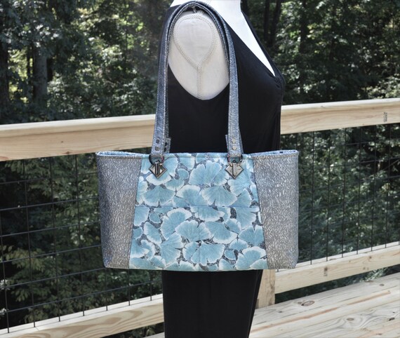 Tote/handbag Shoulder Bag Gray Vinyl Light Blue Top 