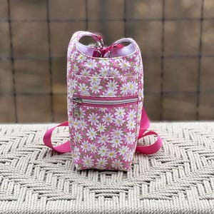 Water Bottle-Tervis Carrier / Crossbody / Sling / H20 to Go / Daisies / Pink