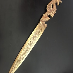 Wunderschöner antiker und seltener Brieföffner aus Metall in goldener Farbe mit Wasserspeierfigur