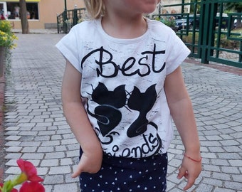 Handgeschilderde katten t-shirt, geschilderde kinderen top met katten, zwarte katten t-shirt, beste vrienden cadeau, kunst kinderen t-shirt, katten minnaar cadeau, cadeau voor iedereen