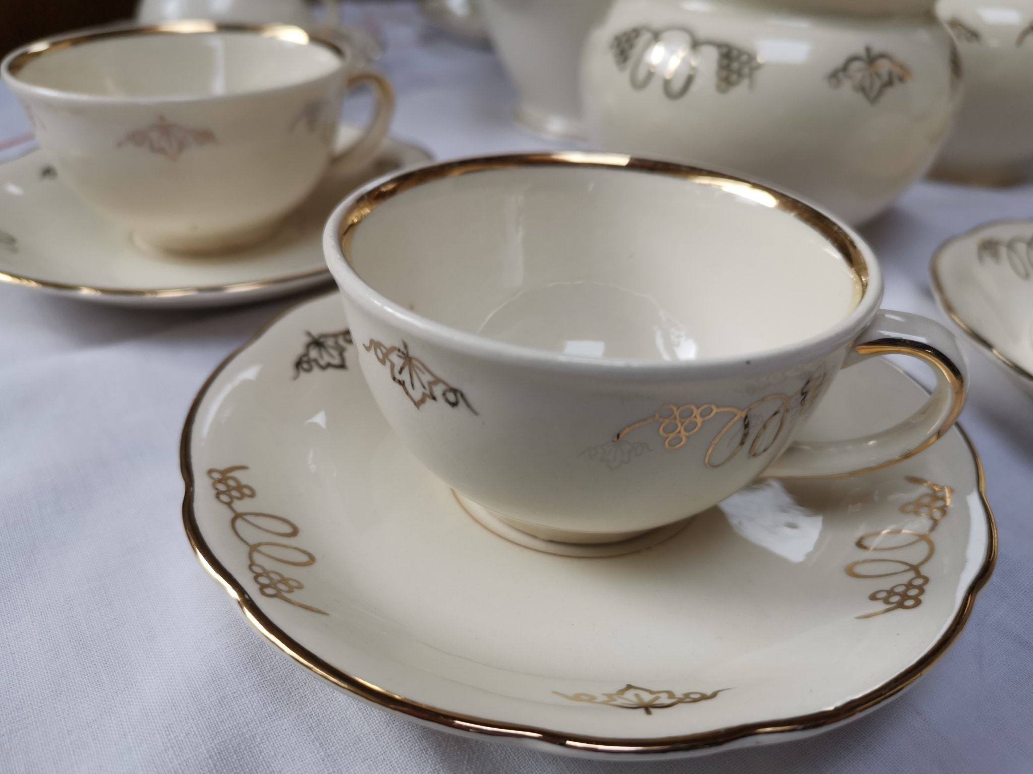 Villeroy and Boch complete tea set. Etsy