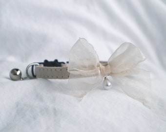 The Francine Collar in cream - pretty coquette cream/white-off bow collar with teardrop pearl cat small pet necklace