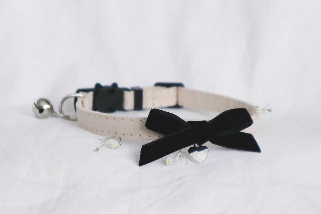 The Tiffany Collar Timeless Cream Collar With Velvet Black Bow and