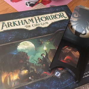 Arkham Horror LCG-kaarthouder trekken en weggooien