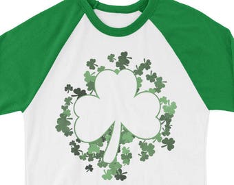 Klee Patch mit Shamrock Umriss St. Patricks Day T-Shirt Shamrock Shirt Irish Geschenke grün Pub Shirt 3/4 Sleeve Raglan Shirt