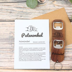 Patenonkel Geschenk Flaschenöffner aus Holz - Personalisierbar mit Fauststoß Symbol & Grußkarte - Perfektes Geschenk